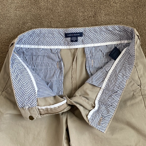 Tommy Hilfiger tan shorts - Picture 9 of 9